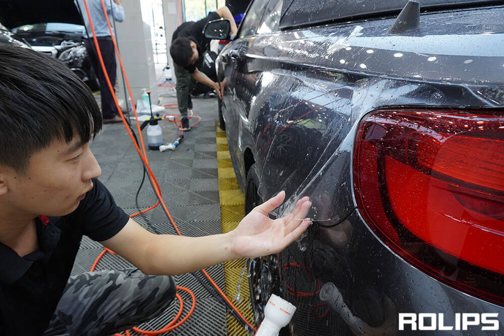 車衣怎么貼？汽車貼車衣詳細(xì)步驟流程教程（6）