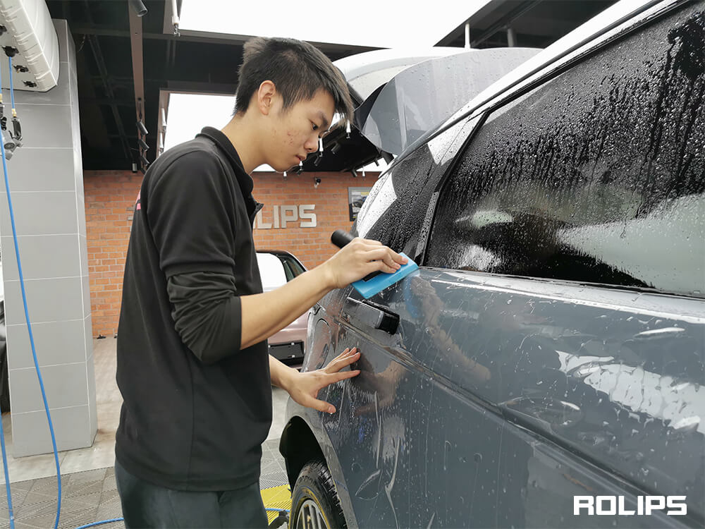 冬季貼車衣需要注意什么？剛貼完車衣下雪了怎么辦？（1）